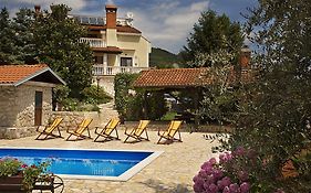 Apartments Petricic With Swimming Pool